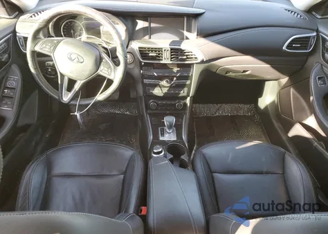 2017 Infiniti Qx30 Base z USA, uszkodzony, nr VIN SJKCH5CP4HA031833